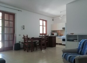 Interior - 3 Bedroom Apartment in Capocomino (Capocomino)