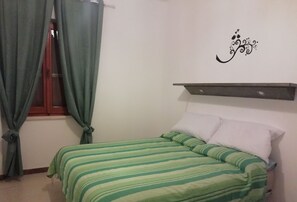 3 bedrooms, WiFi, bed sheets - 3 Bedroom Apartment in Capocomino (Capocomino)