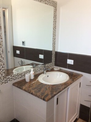 Bathroom - Apartment in CASTELSARDO (CASTELSARDO)