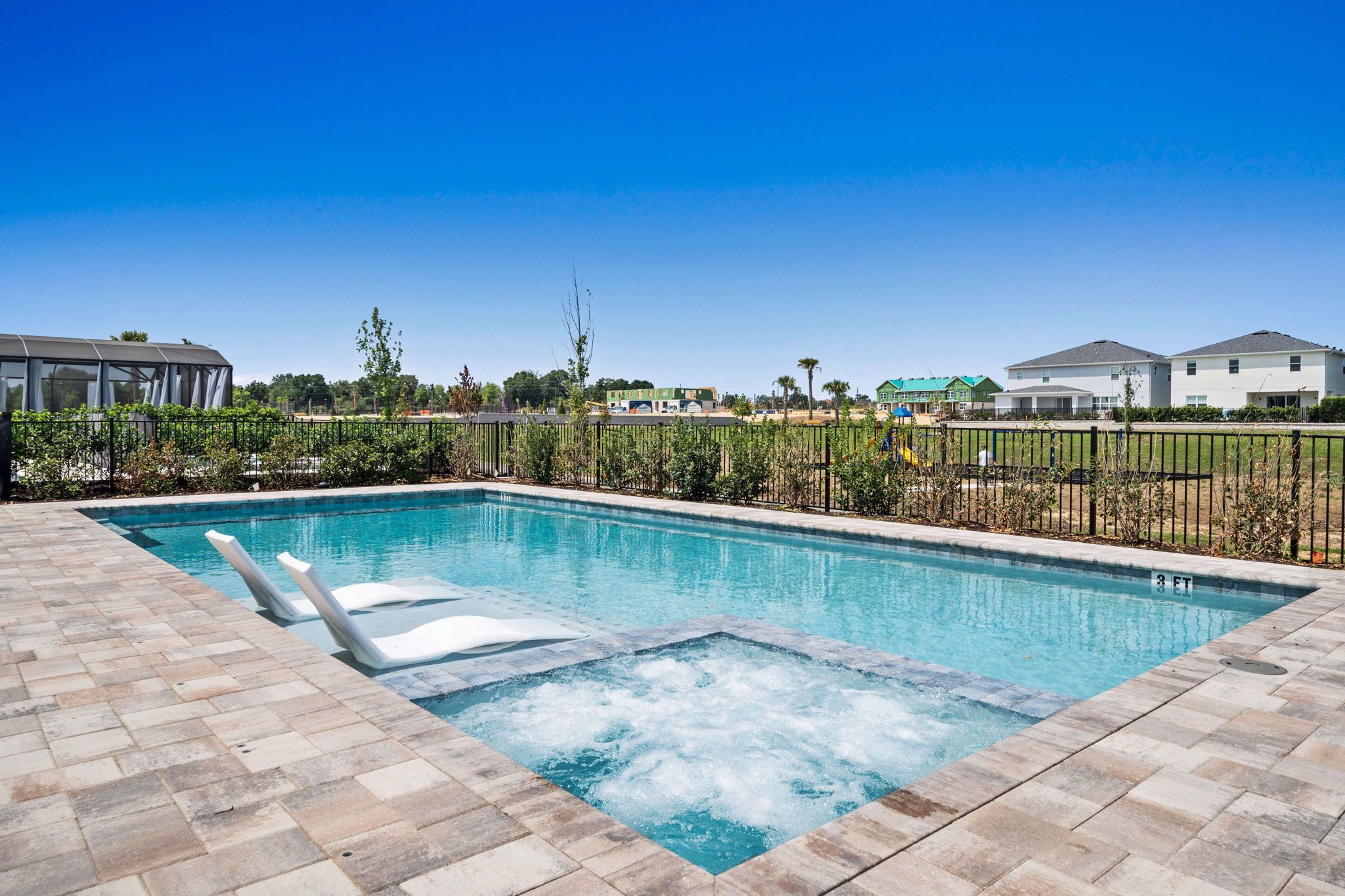 Exceptional Family Villa With Oversized Pool in Gated Resort Close To Disney