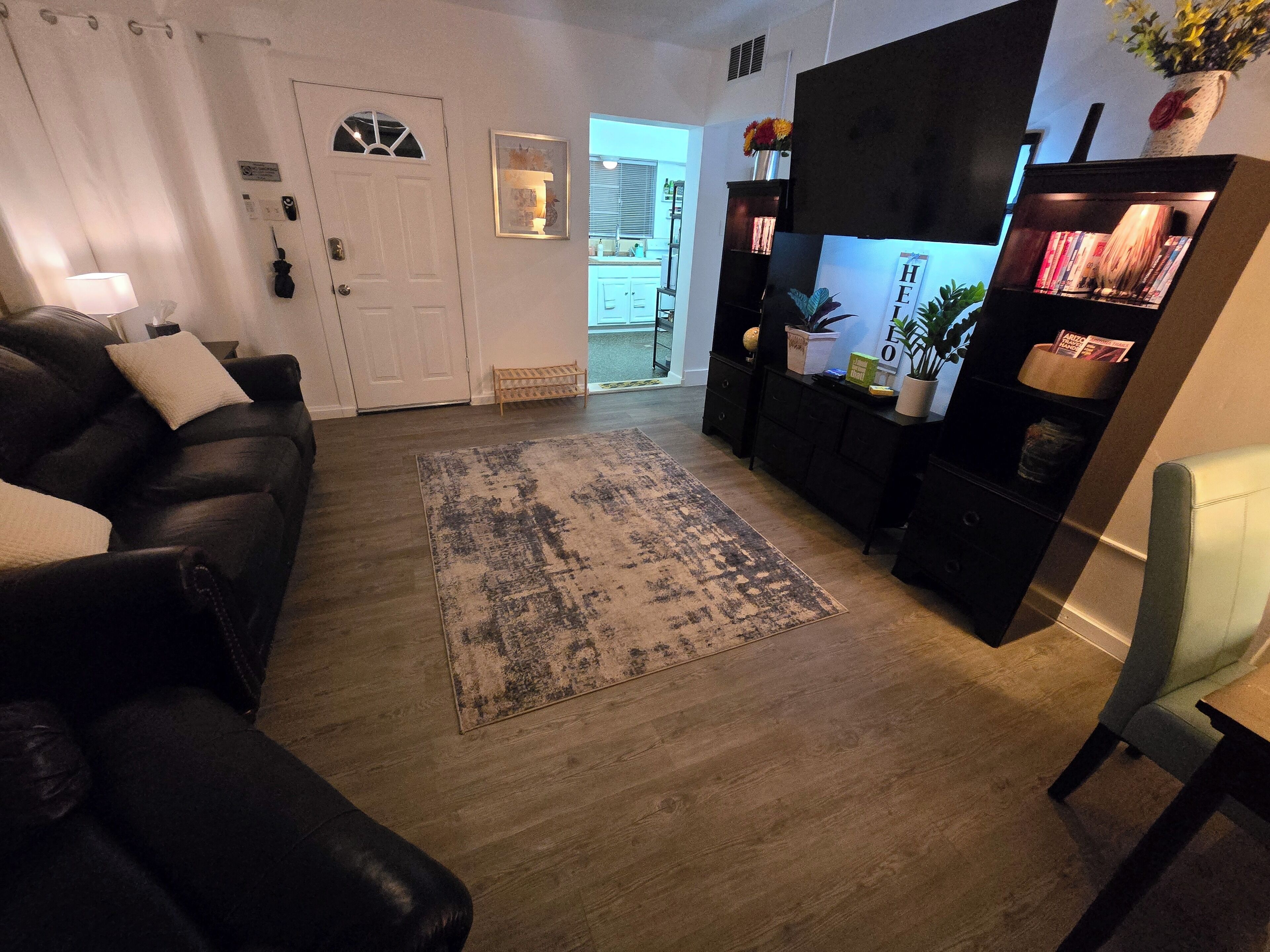 Super Cozy, quiet, safe & relaxing 1bd/1ba single story cottage in Mesa, AZ! 