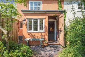Exterior - 2 Fox Cottage, Darsham (Darsham)