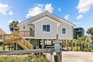Exterior - 1733 E Ashley Ave - Beach Haven - Ocean Views Remodeled Near Lighthouse Nature Preserve (Folly Beach)