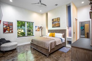 1 bedroom, iron/ironing board, free WiFi, bed sheets - Sta-Haus | Wonderful Location (Fredericksburg)