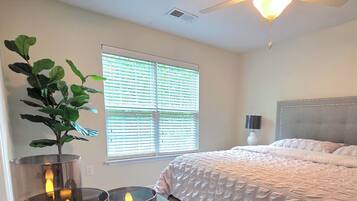 2 bedrooms, desk, iron/ironing board, free WiFi