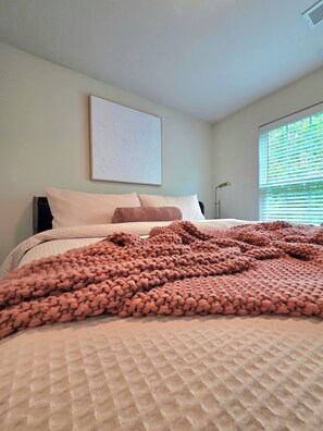 2 bedrooms, desk, iron/ironing board, free WiFi