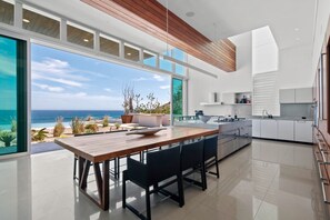 Fridge, microwave, oven, stovetop - Palmilla Vegas III Magnificent Beachfront Villa (Palmilla)