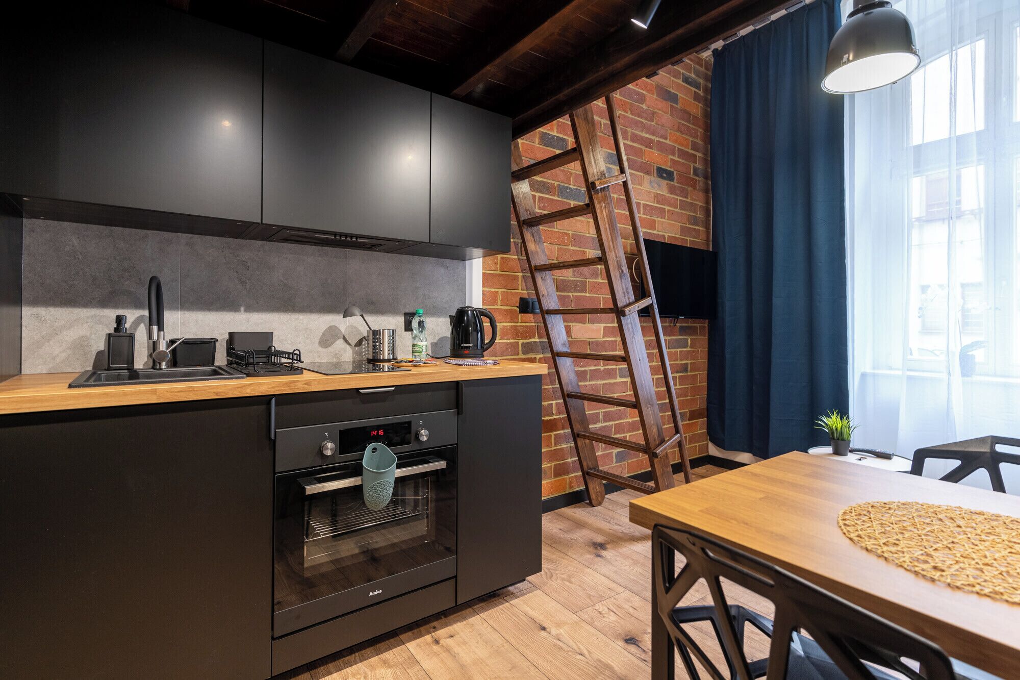 Réfrigérateur, four, plaque de cuisson, lave-vaisselle