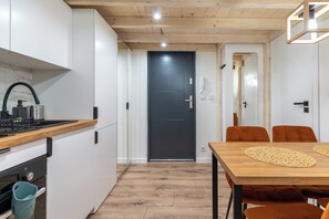 Kühlschrank, Ofen, Herdplatte, Geschirrspüler
