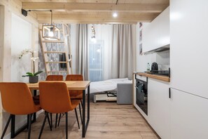 Dining - Żwirki i Wigury Apartment #4 (Katowice)
