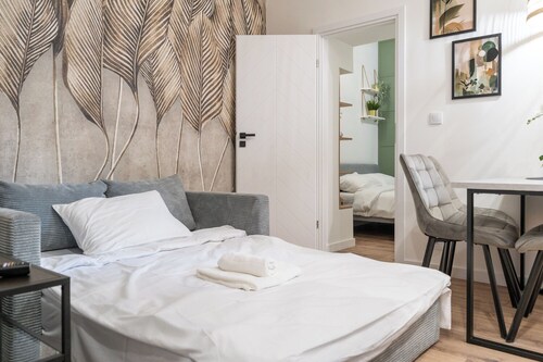 Żwirki i Wigury Apartment #3