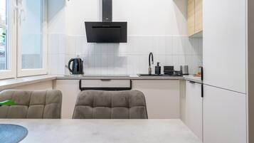 Refrigerador, horno, parrilla de estufa y lavavajillas