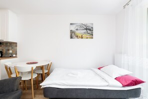 1 bedroom, iron/ironing board, WiFi, bed sheets