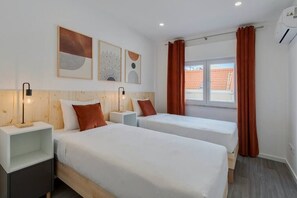 5 chambres, fer et planche à repasser, lit de bébé portatif, Wi-Fi