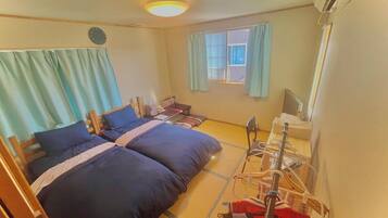 Basic-Doppel- oder -Zweibettzimmer, 2 Einzelbetten | Verdunkelungsvorhänge, Bügeleisen/Bügelbrett, kostenloses WLAN