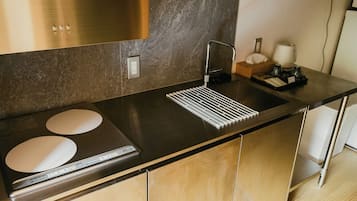 Fridge, microwave, cookware/dishes/utensils