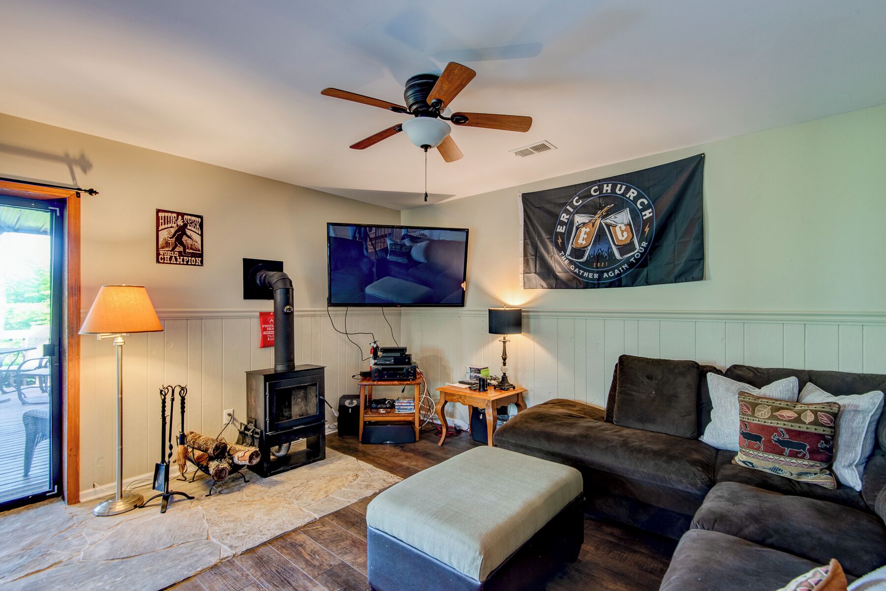 Settle in around the wood stove after a day on the slopes, with a big TV and a sectional big enough for the whole crew.
