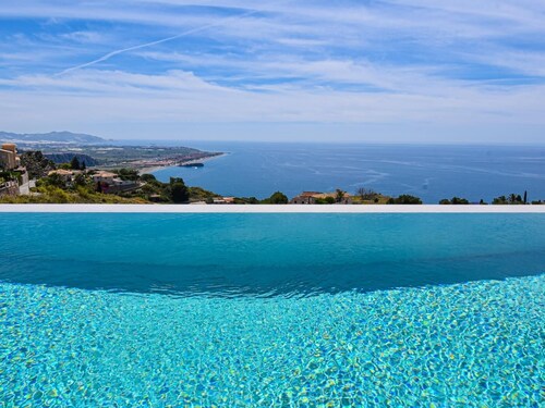 Luxurious villa with heated pool