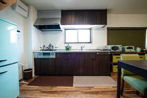 Fridge, microwave, stovetop, toaster - Newly opened Convenient access just a 5minute  / Sumoto Hyōgo (Sumoto)