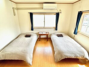 1 dormitorio, escritorio, wifi gratis y ropa de cama