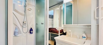 2 x double rooms accommodates up to 4 people / Yurihonjo Akita