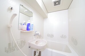 標準公寓, 非吸煙房, 廚房 (612) | 浴室 | 淋浴/浴缸二合一、吹風機、免治馬桶、毛巾