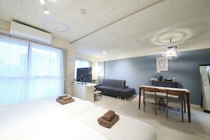 Habitación cuádruple básica, para no fumadores, cocina (606) | Decoración personalizada, muebles diferentes y wifi gratis 