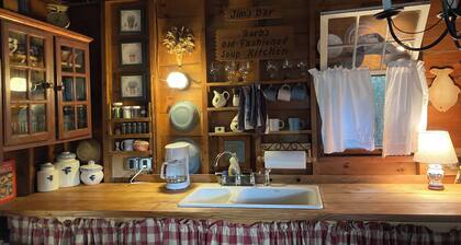 Historic , cozy 2 bedroom original cabin at the waters edge in Franklin ME