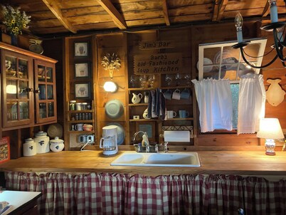 Historic , cozy 2 bedroom original cabin at the waters edge in Franklin ME