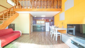 Phòng cơ bản, 1 phòng ngủ (Room 102) | 1 phòng ngủ, truy cập Internet không dây miễn phí 