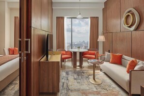 In-room safe, desk, blackout drapes, free WiFi - Grand Westside Manila Bay (Parañaque)