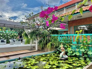 Double Room, 1 Queen Bed, Non Smoking, Private Bathroom | Living area - Baan Sood Soi Residence 1 (Bangkok)