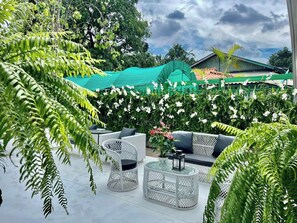 Double Room, 1 Queen Bed, Non Smoking, Private Bathroom | Living area - Baan Sood Soi Residence 1 (Bangkok)