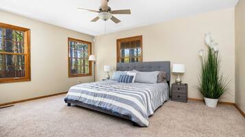 4 bedrooms, desk, iron/ironing board, free WiFi