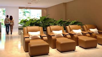 Bañera de hidromasaje, baño turco, tratamientos corporales