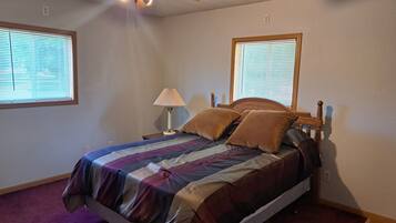 3 soverom, strykejern/-brett, wi-fi og sengetøy