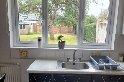 1 Bedroom - Sleeps 3 - Free Parking