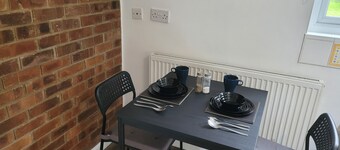 1 Bedroom - Sleeps 3 - Free Parking