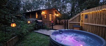 Captivating 1-Bed Cabin in Newmarket