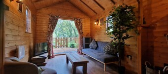 Beautiful 1-Bed Cabin in Newmarket