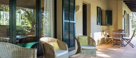 Apartamento familiar, vistas al jardín | Terraza o patio