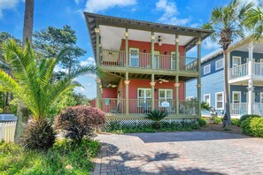 Casa, letti multipli (Joy Happens) | Esterni