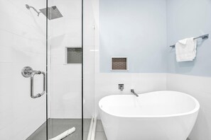 Casa, varias camas (Margarita Sunrise) | Baño | Toallas 