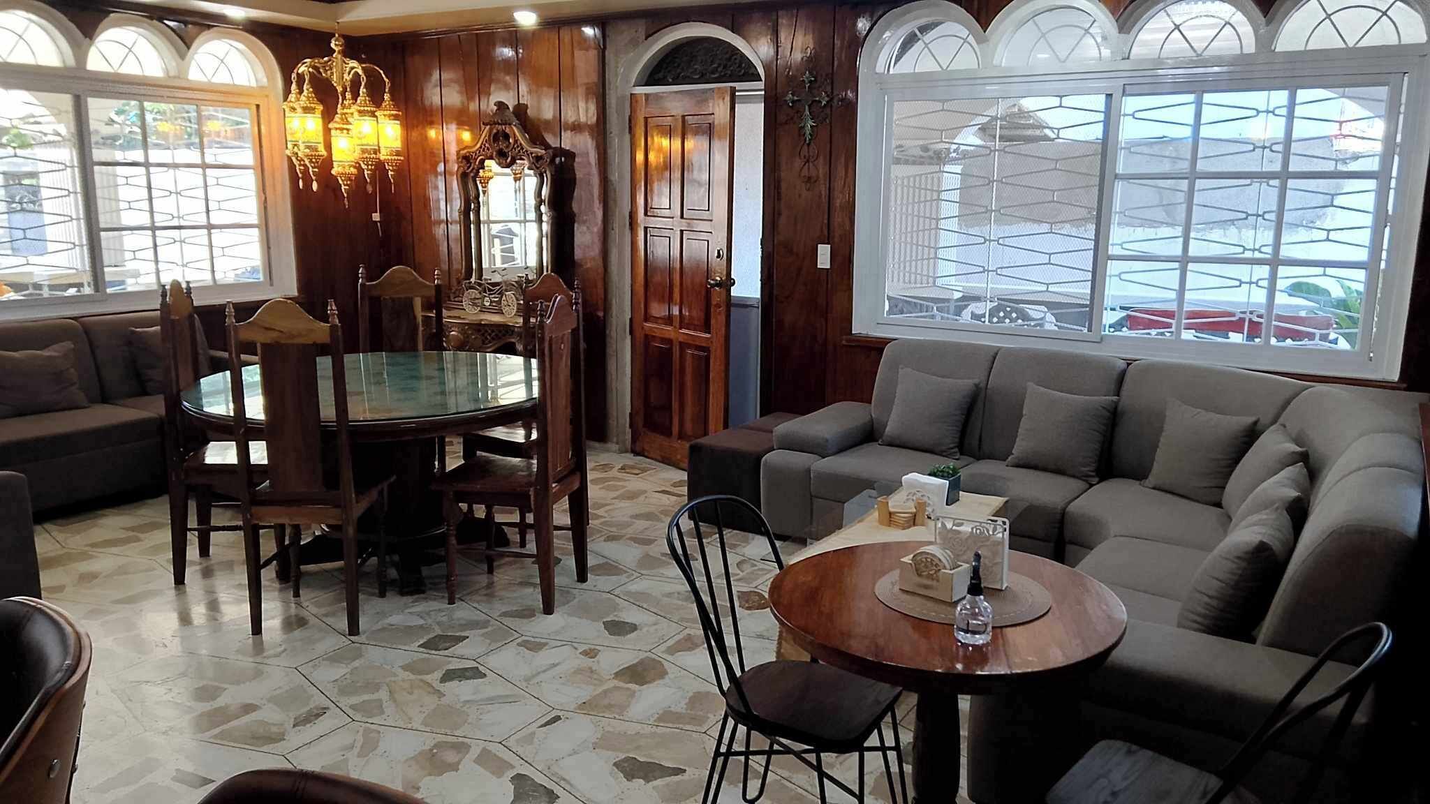 43-tommers tv med digitale kanaler, Netflix, bøger