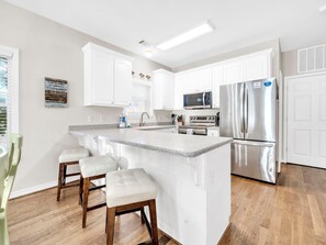 Hus, flere senger (Sunny Delight) | Eget kjøkken | Ovn og brødrister