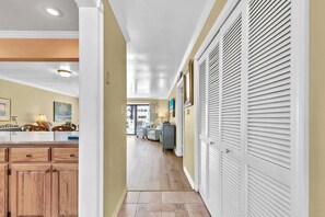 콘도, 침대(여러 개) (Aegean 215) | 내부