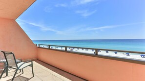 Property grounds - Aegean 305 (Destin)