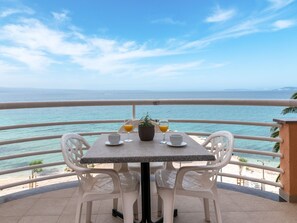 Outdoor dining - Jerkan 16 by Interhome (Podstrana)