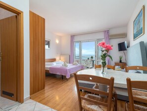 WiFi - Jerkan 13 by Interhome (Podstrana)