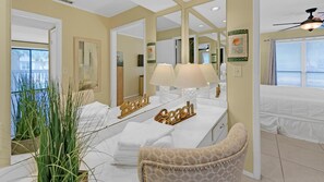 Apartment, 1 King-Bett und Schlafsofa (Sandpiper Cove 2062) | 1 Schlafzimmer